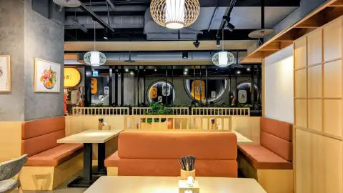 坐著做。海鮮丼飯專門店（統領店）